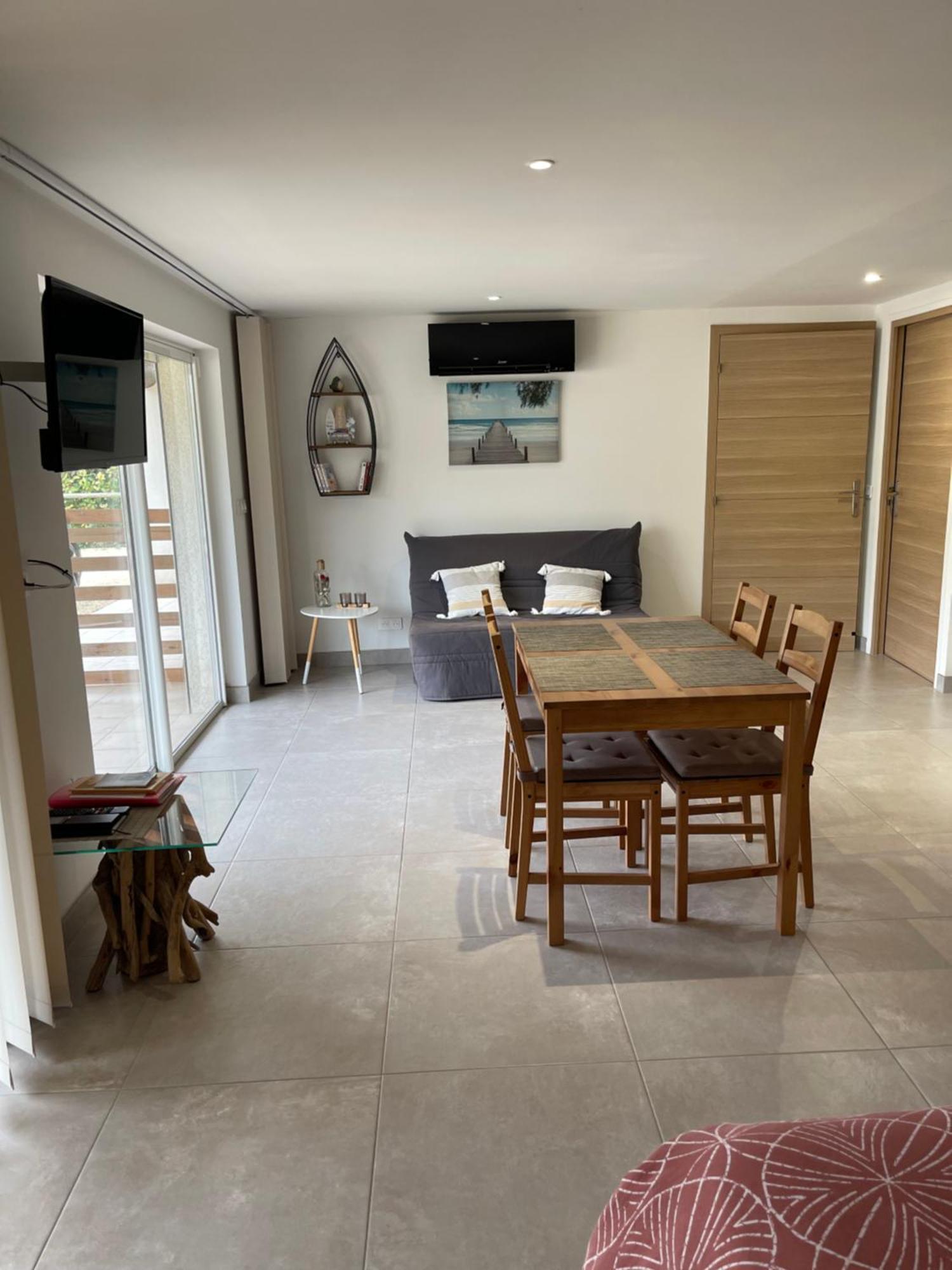 Studio 40M2 Avec Terrasse Le Mas De Lauriane Saintes-Maries-de-la-Mer Exterior photo