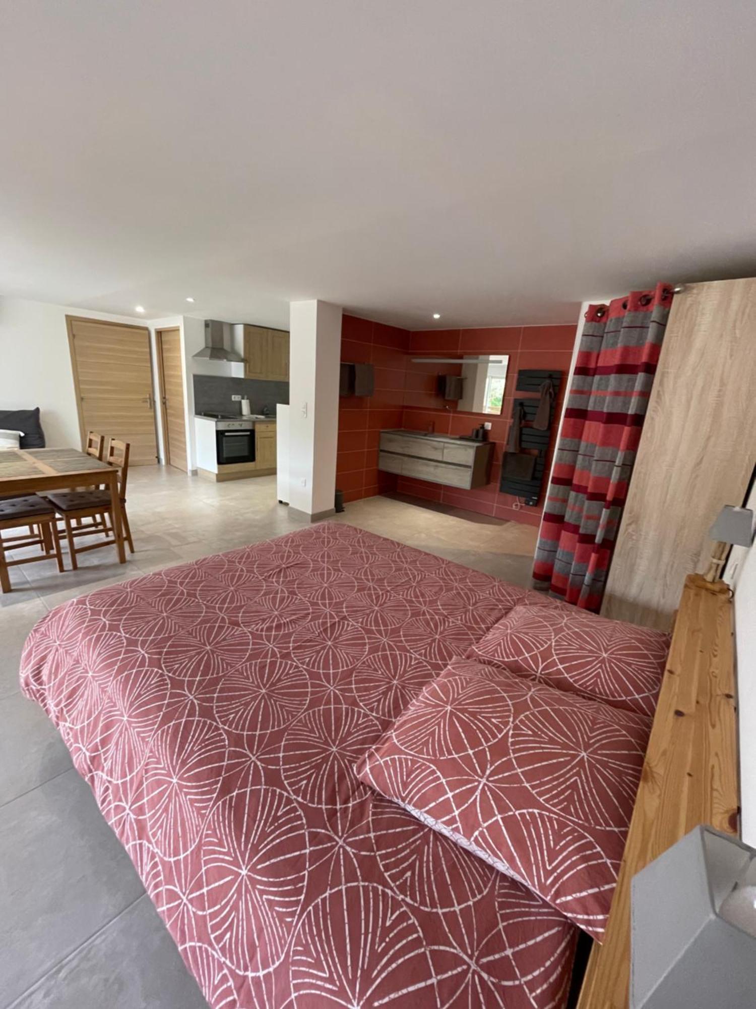 Studio 40M2 Avec Terrasse Le Mas De Lauriane Saintes-Maries-de-la-Mer Exterior photo